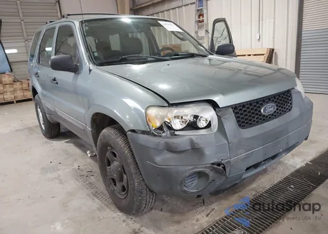 2005 Ford Escape Xls z USA, uszkodzony, nr VIN 1FMYU02Z95KB12256